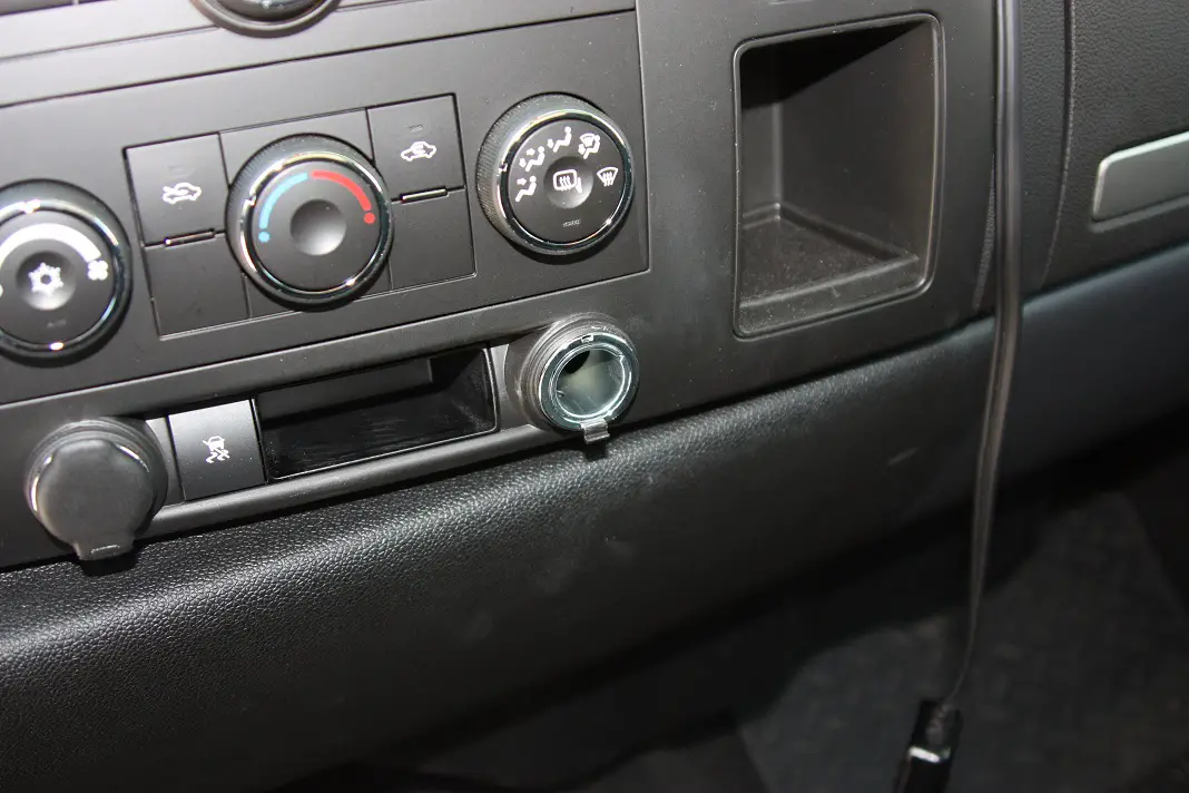 2009 Silverado Power Outlet Cover Replace 19992006 & 20072013