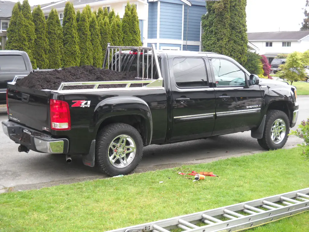 How to remove plastic bed rails. 2014 / 2015 / 2016 / 2017 / 2018