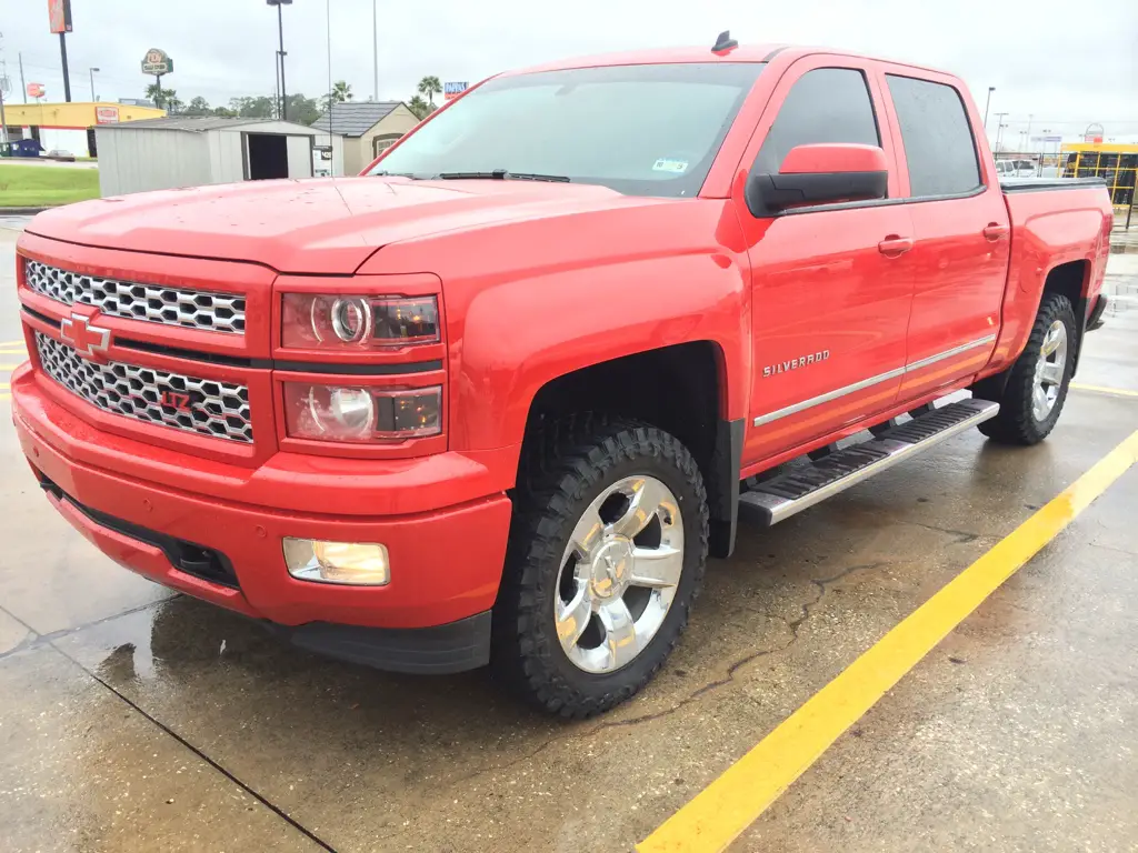 2014 Silverado LTZ 4x4 leveled 33s colormatched 2014 / 2015 / 2016
