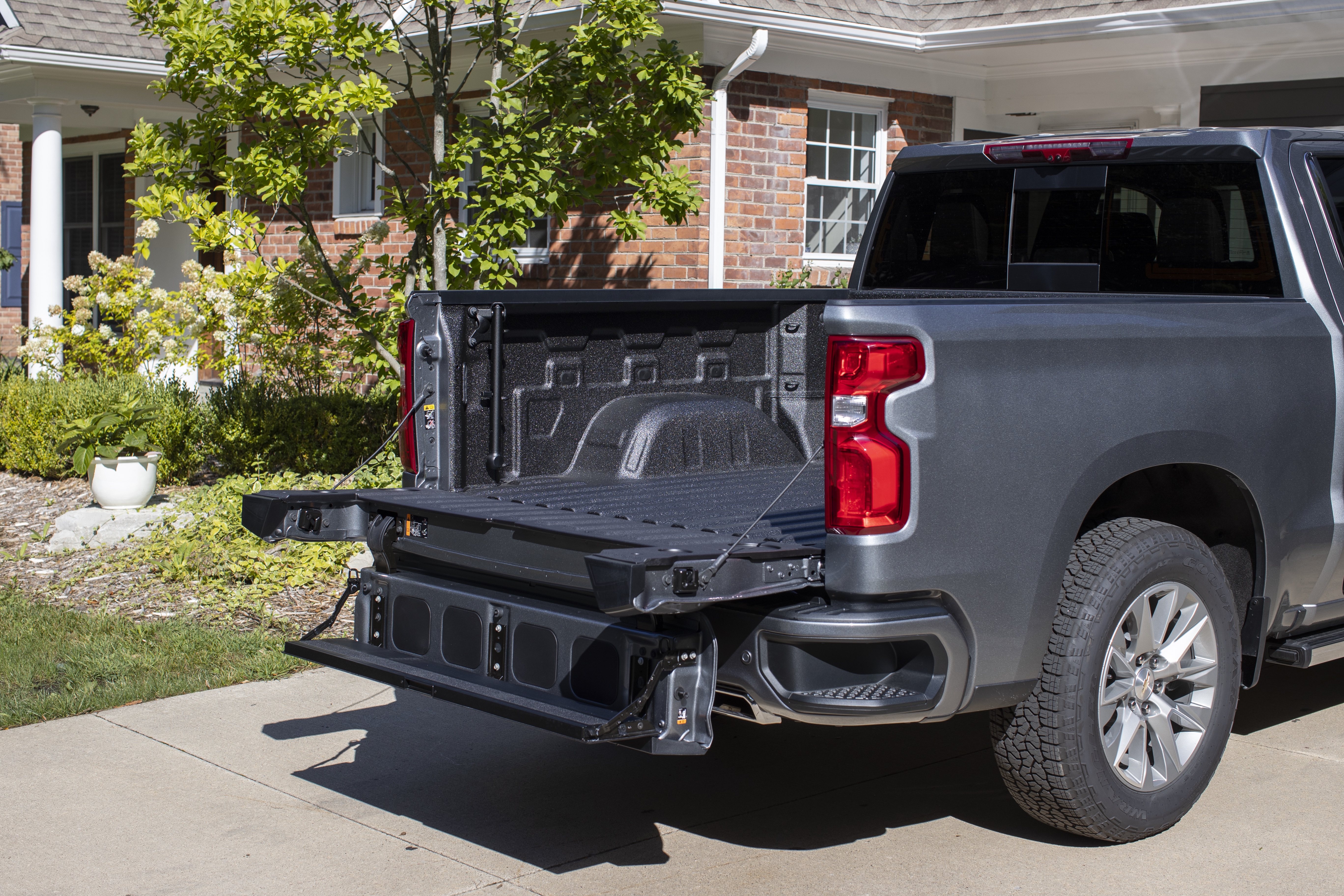 2021 Chevrolet Silverado Multi Flex Tailgate 07