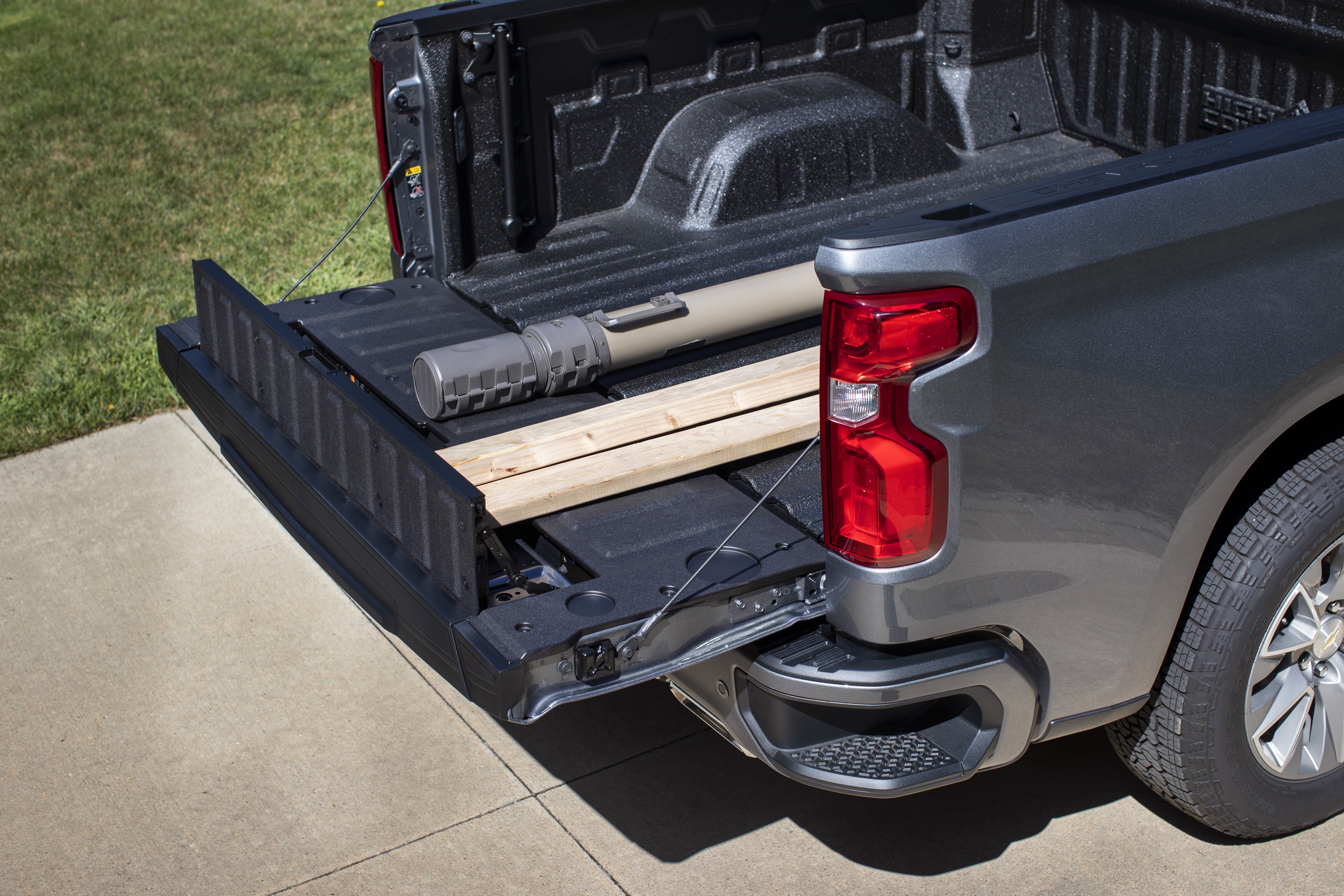 2021 Chevrolet Silverado Multi Flex Tailgate 09