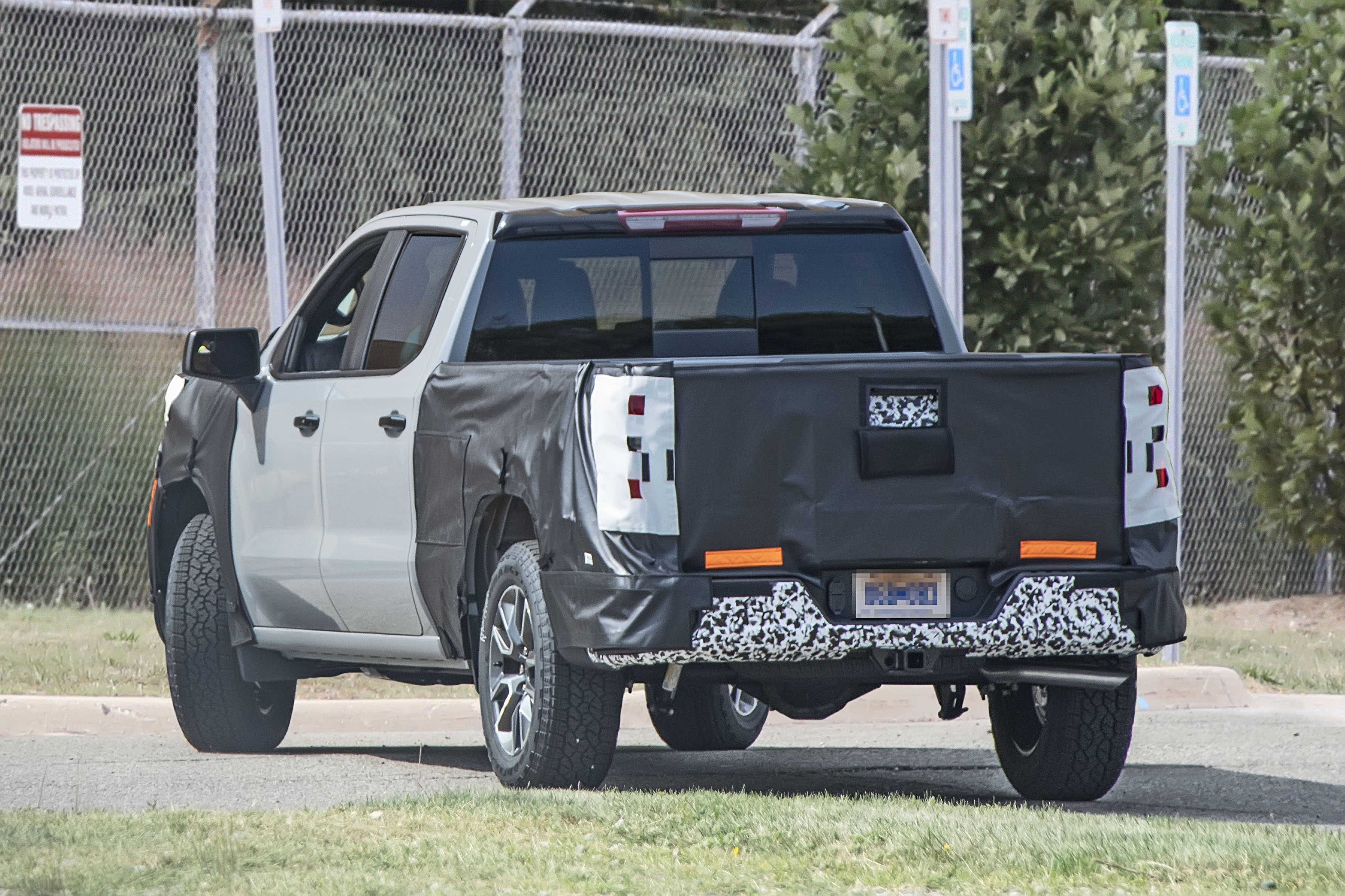 Spy Shots: 2022 Chevy Silverado and GMC Sierra