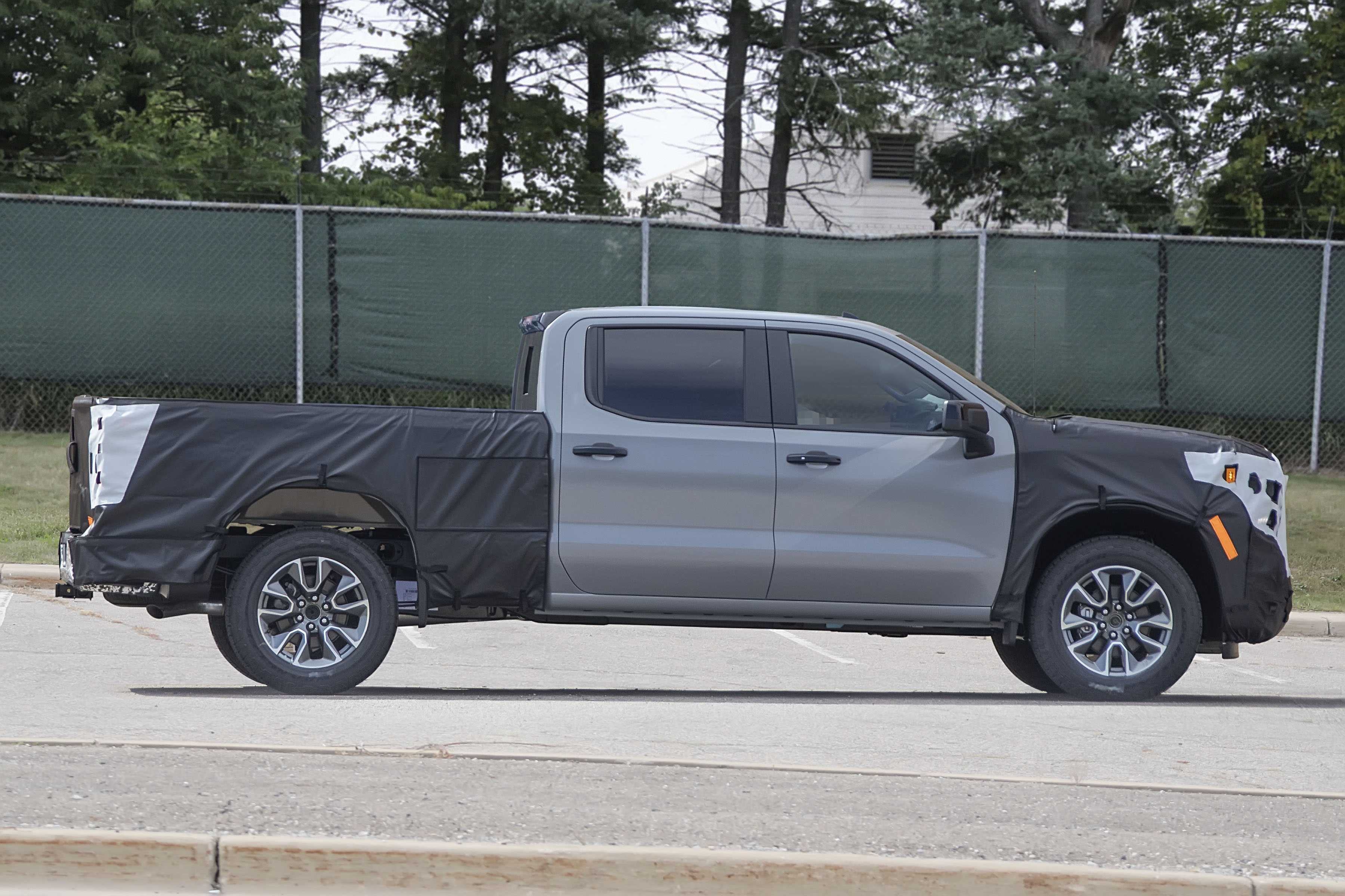 Spy Shots: 2022 Chevy Silverado and GMC Sierra