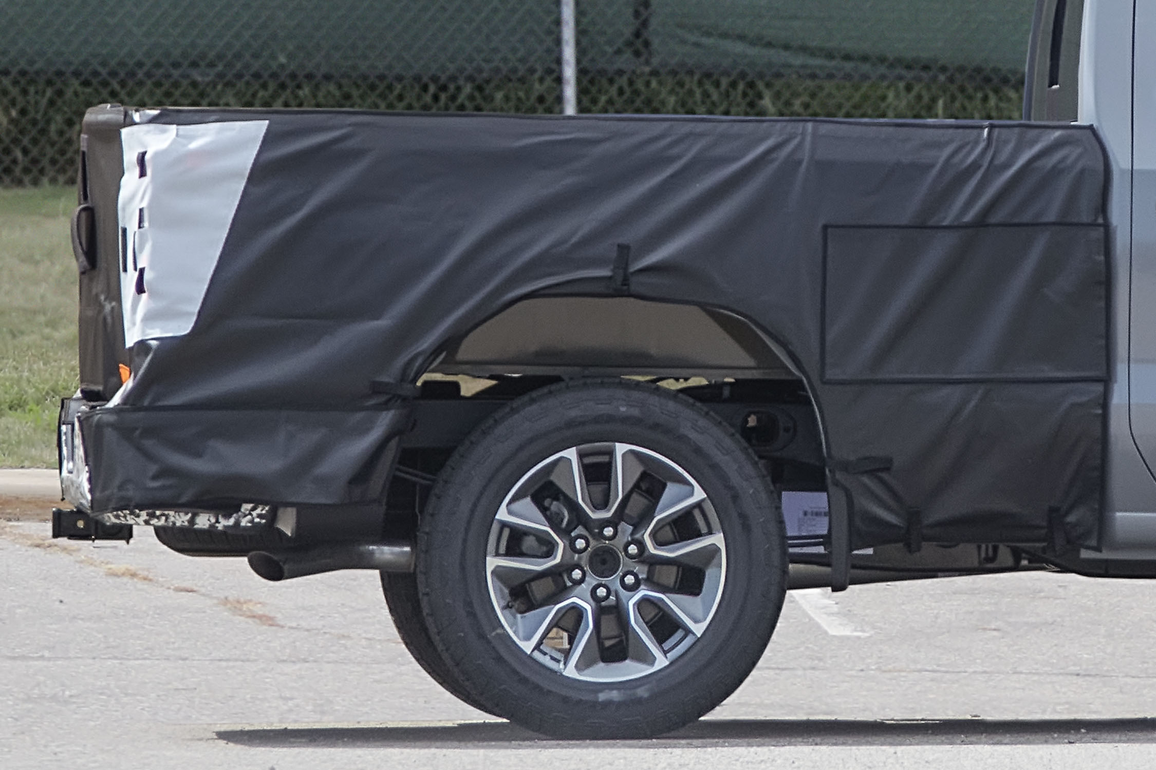 Spy Shots: 2022 Chevy Silverado and GMC Sierra