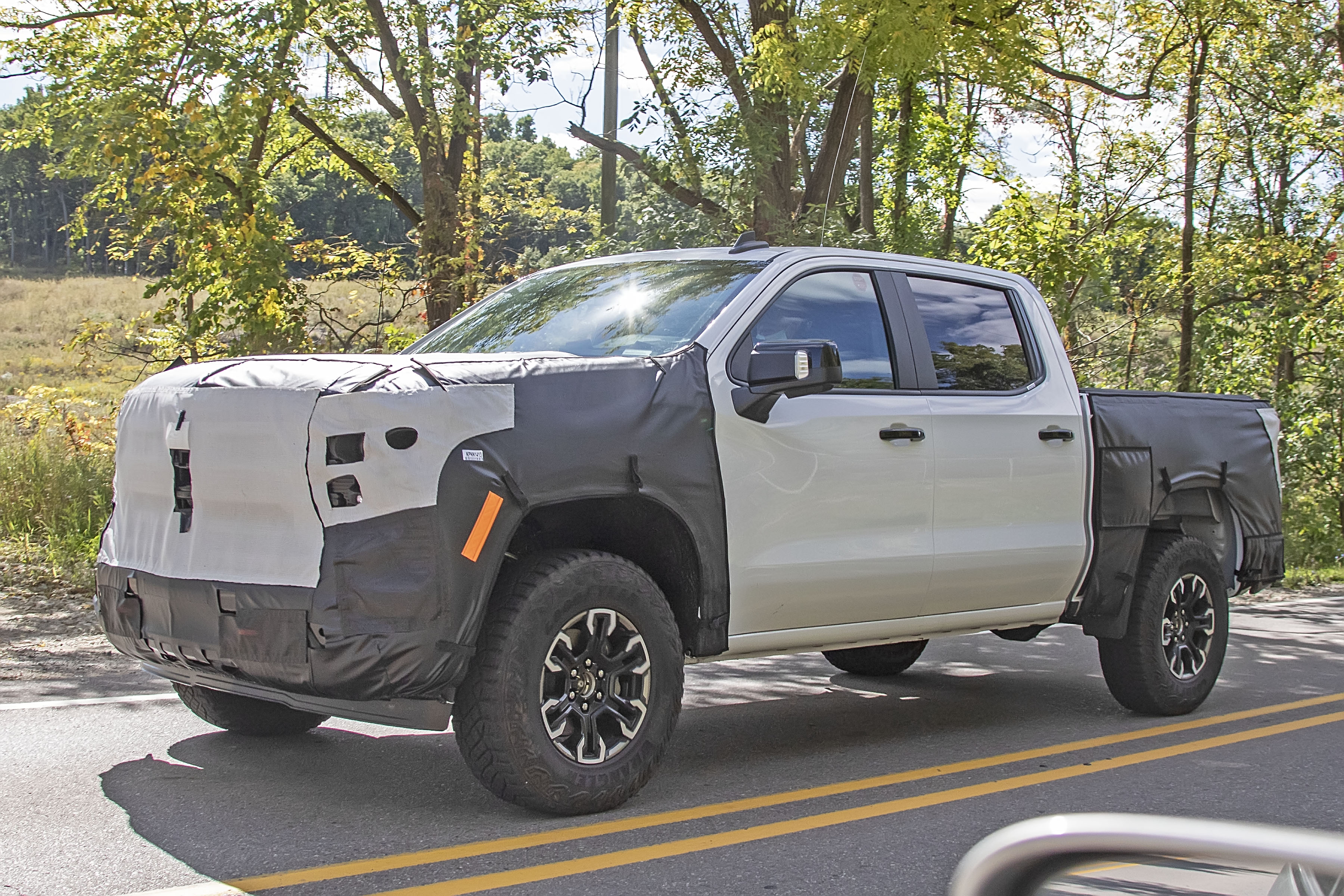 Spy Shots: 2022 Chevy Silverado and GMC Sierra