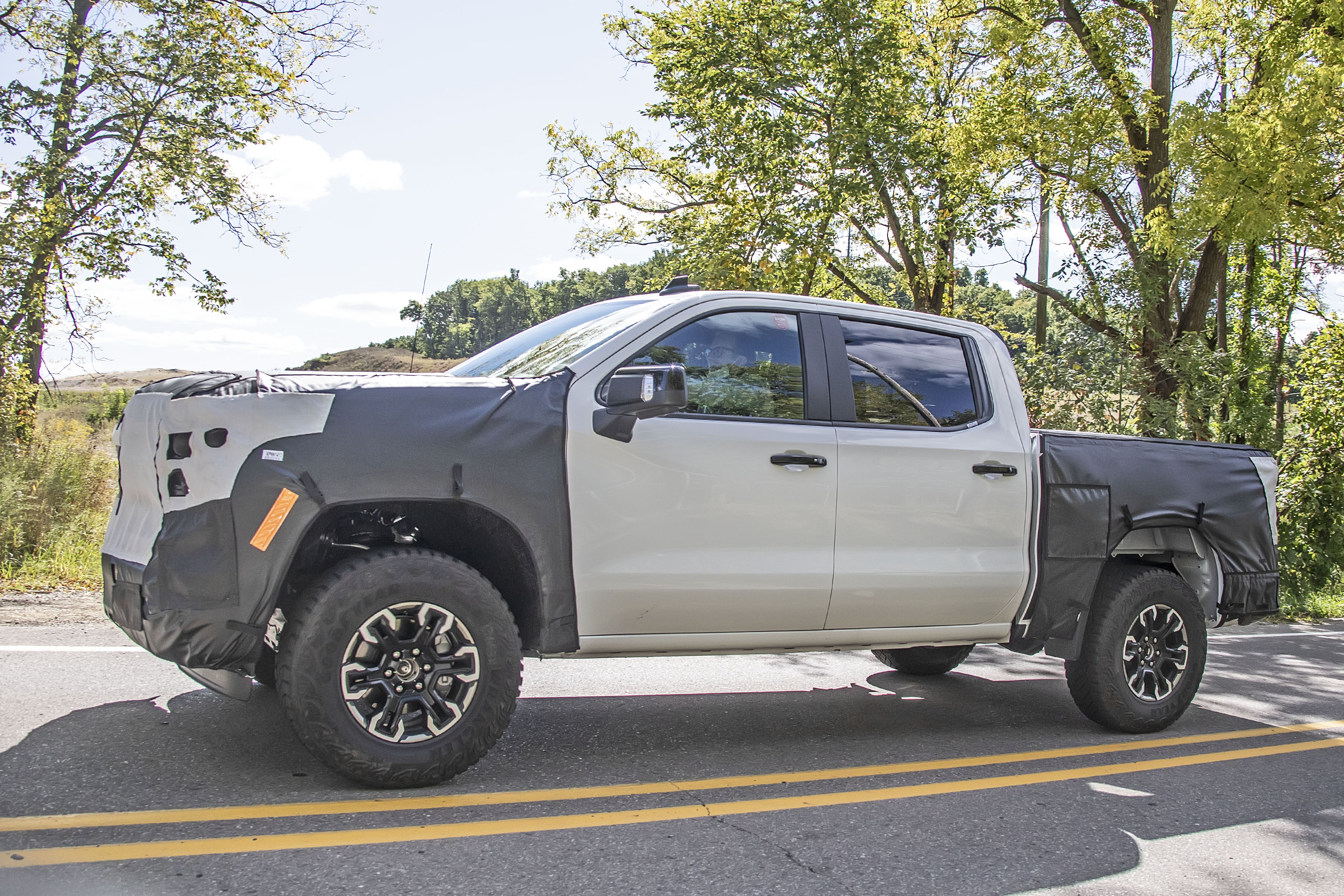 Spy Shots: 2022 Chevy Silverado and GMC Sierra