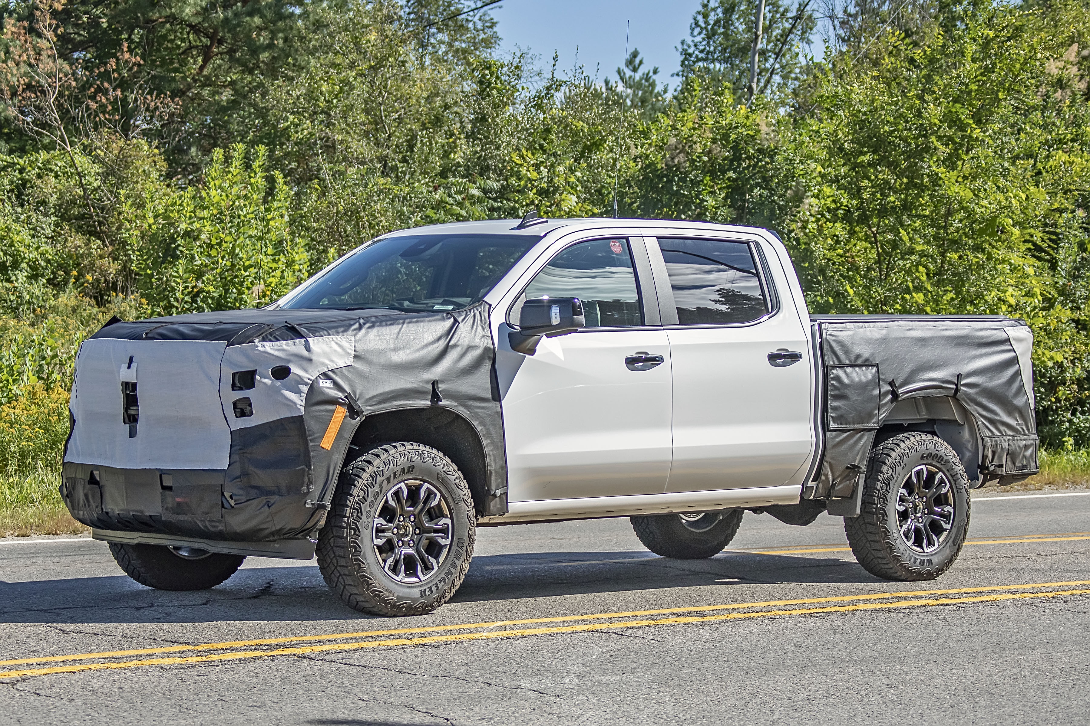 Spy Shots: 2022 Chevy Silverado and GMC Sierra