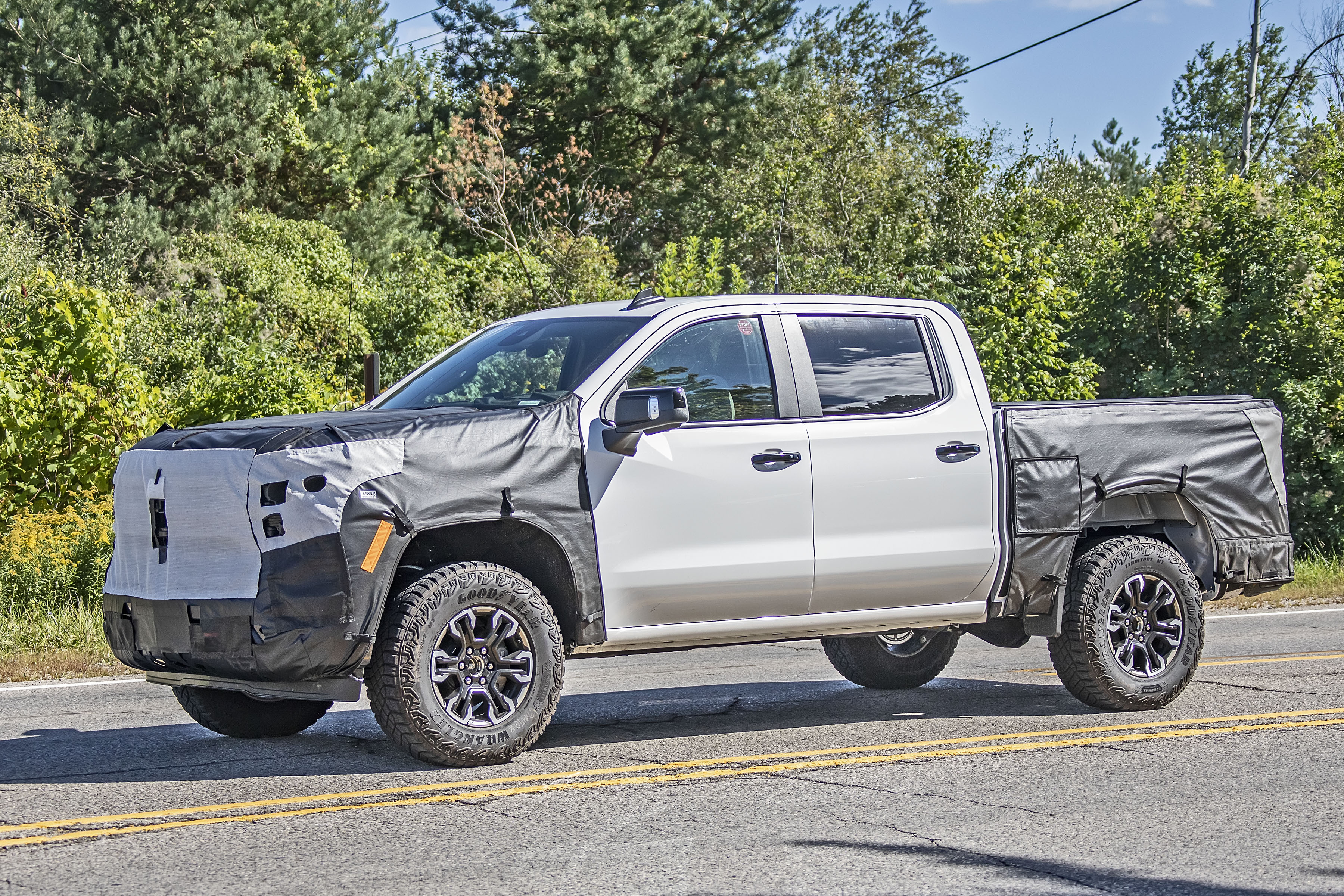 Spy Shots: 2022 Chevy Silverado and GMC Sierra