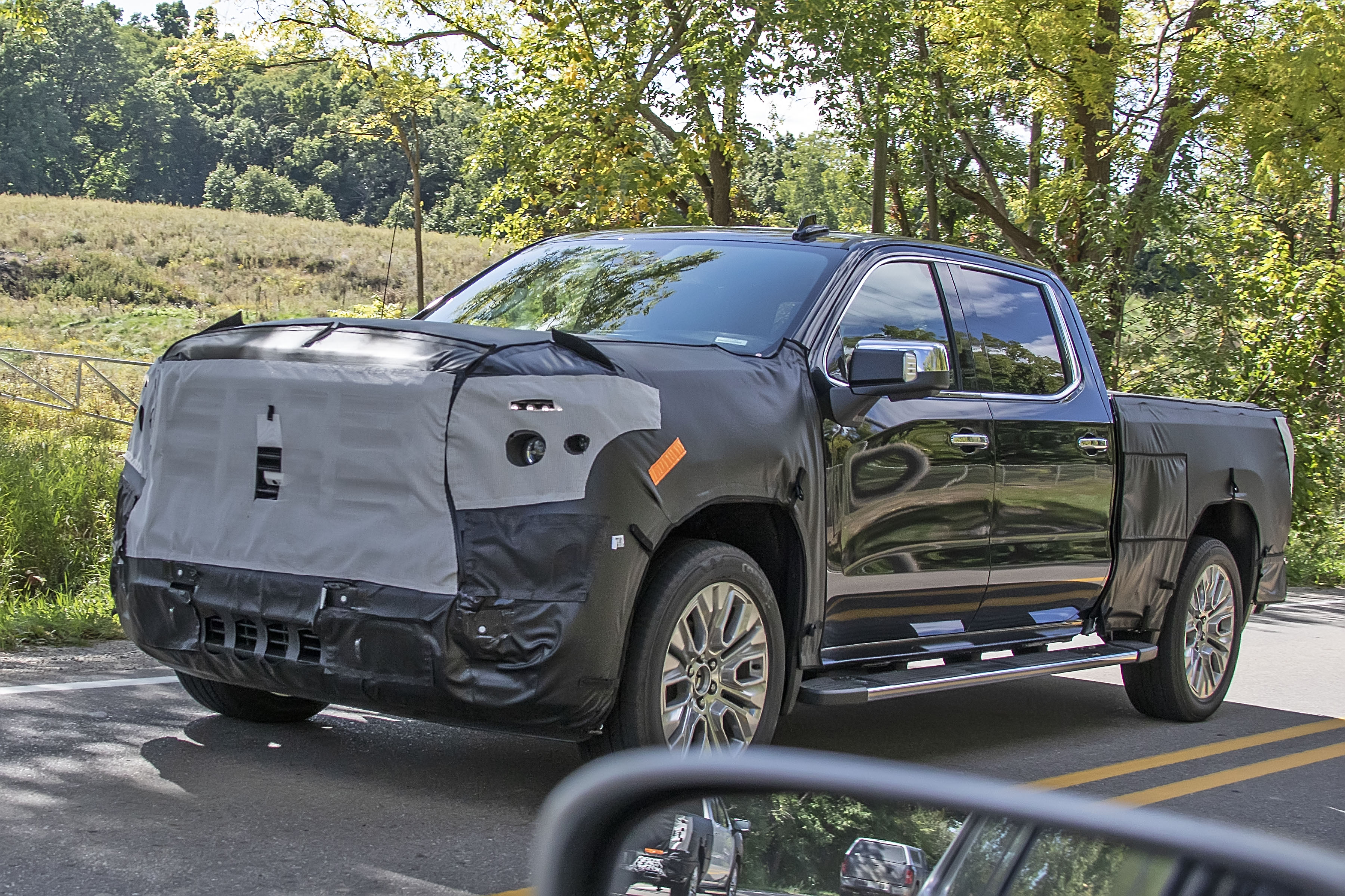 Spy Shots: 2022 Chevy Silverado and GMC Sierra