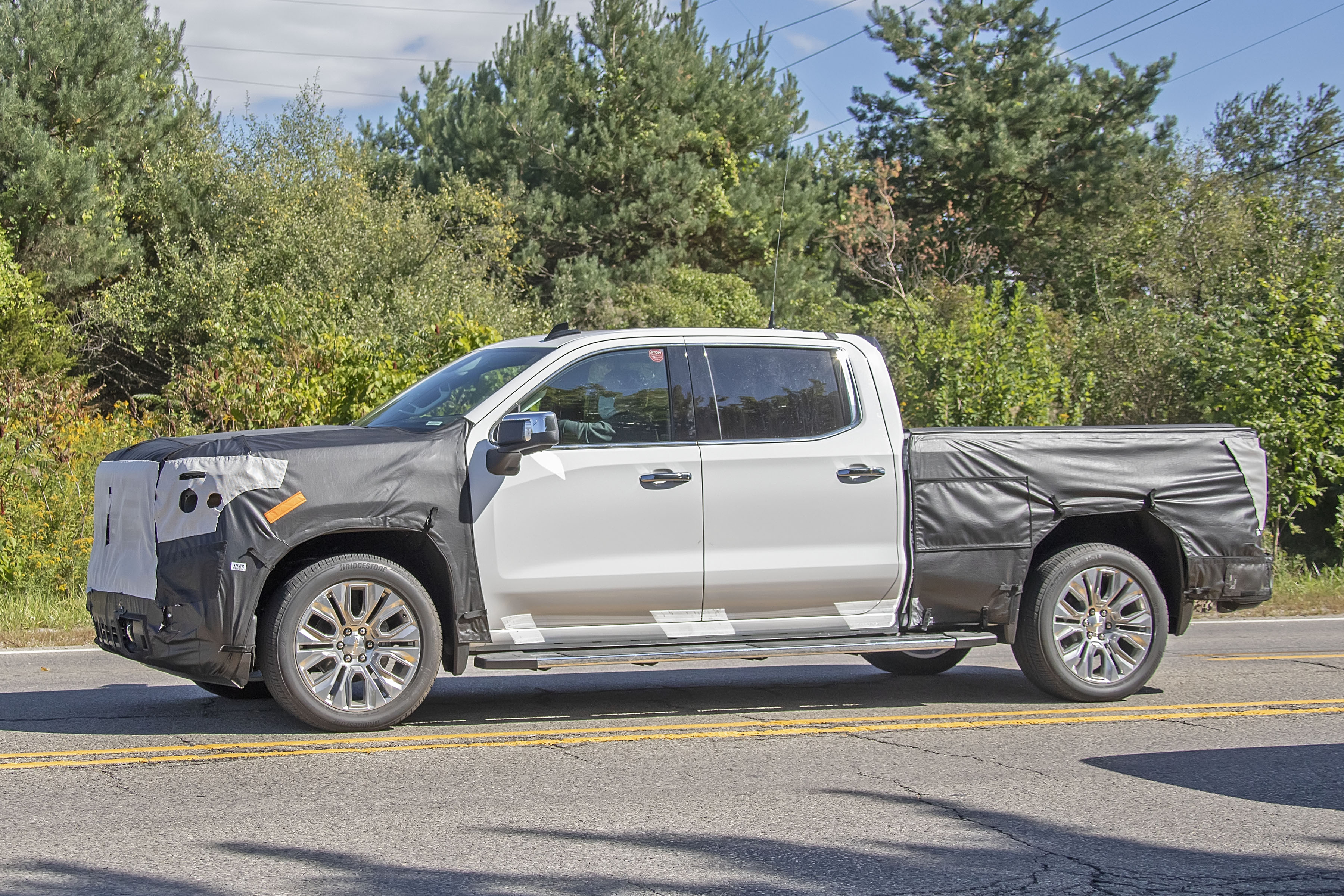 Spy Shots: 2022 Chevy Silverado and GMC Sierra