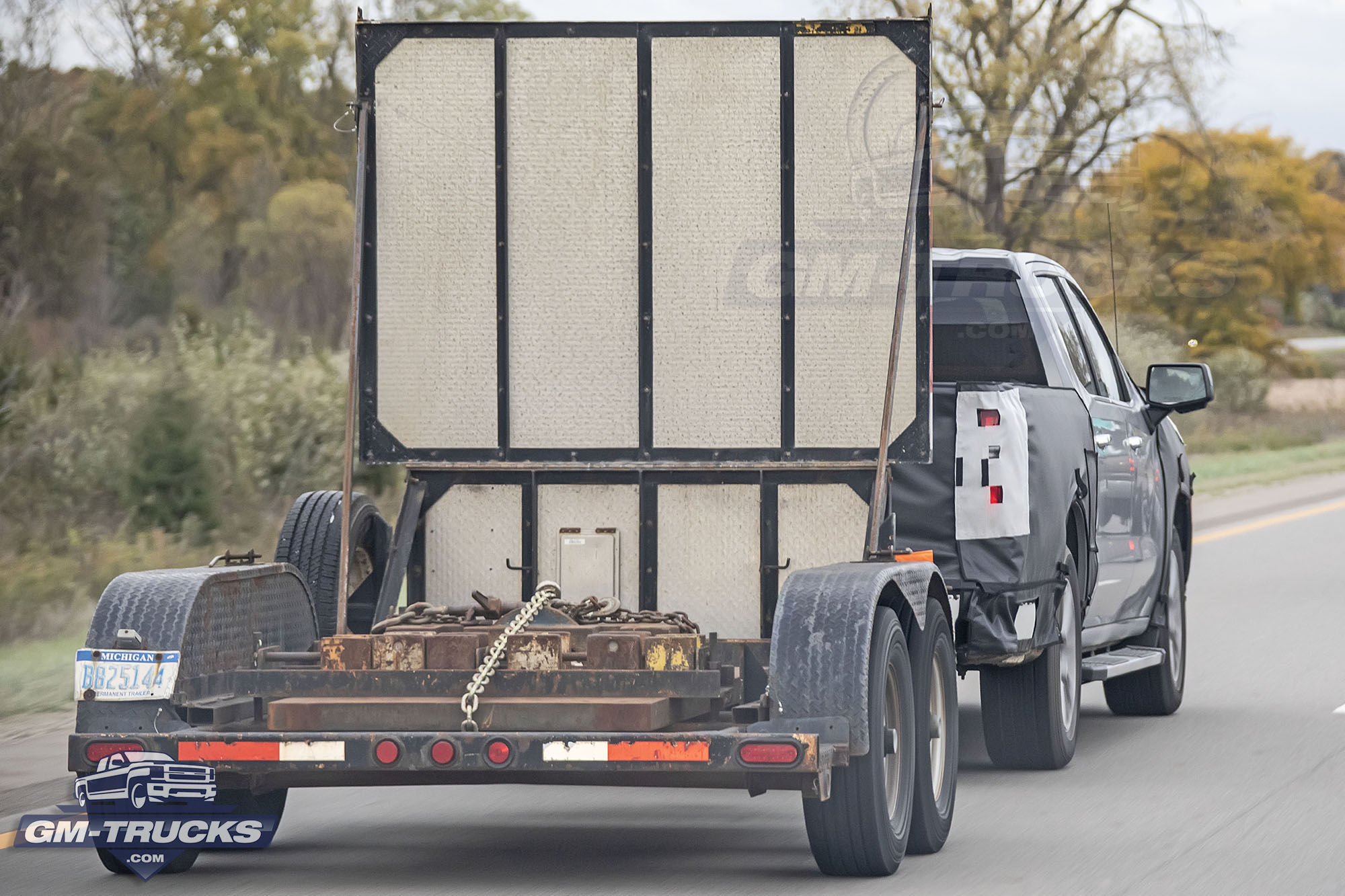 [Spy Shots] 2022 Chevy Silverado Prototype Photographed With Super Cruise, New Interior & Massive Infotainment Screen