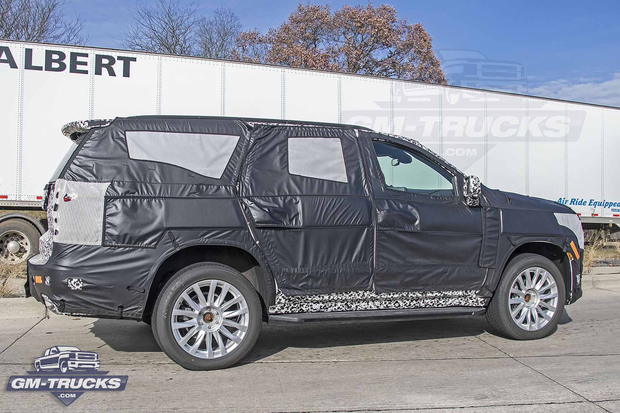 Camouflaged Cadillac Escalade Photographed - Left Over Test Bed Or High Performance Prototype?