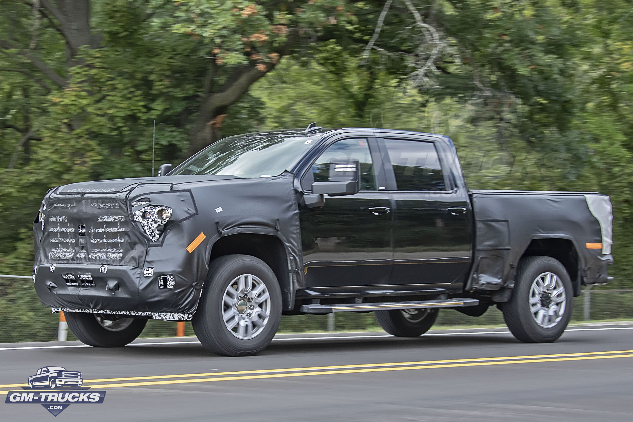 New 2023 Silverado HD Photographed - Significant Front End Changes Ahead? 3 2023 Silverado HD Prototype