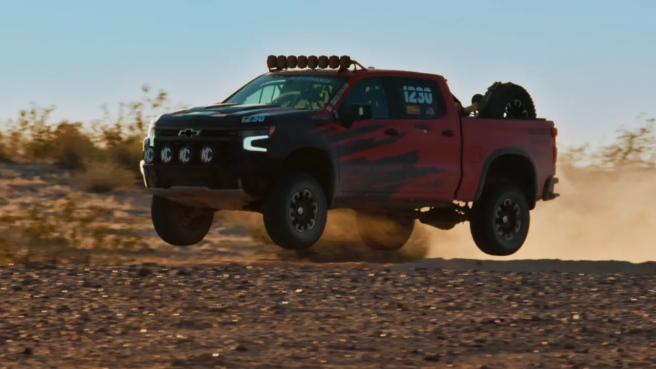Chevy Is Already Racing The Silverado ZR2 and Kicking Ass In The Process 4 Chevrolet Silverado ZR2 RaceTruck 010