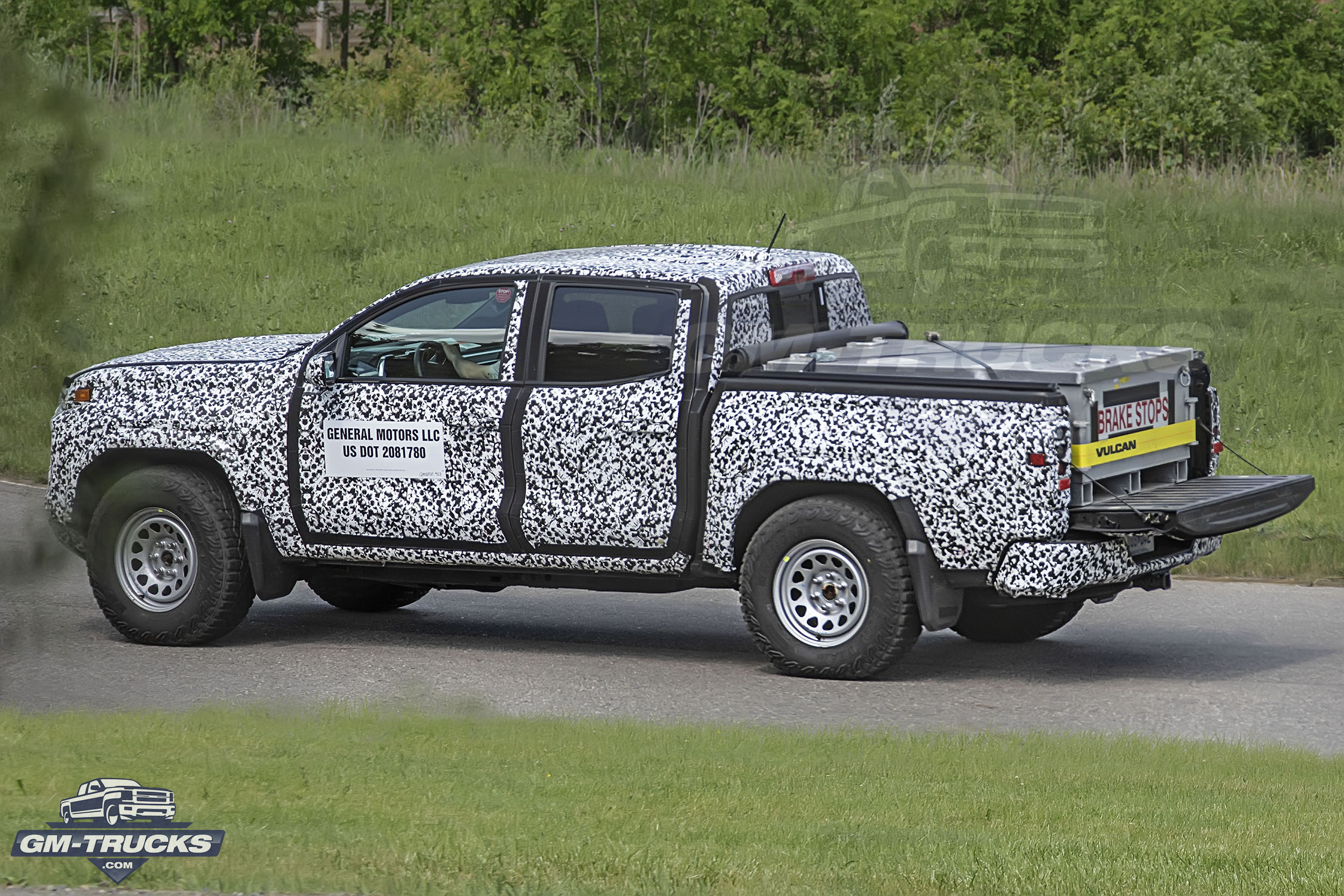All New 2023 GMC Canyon AT4X Photographed Less Disguised Than Ever 9 GMC Canyon AT4X
