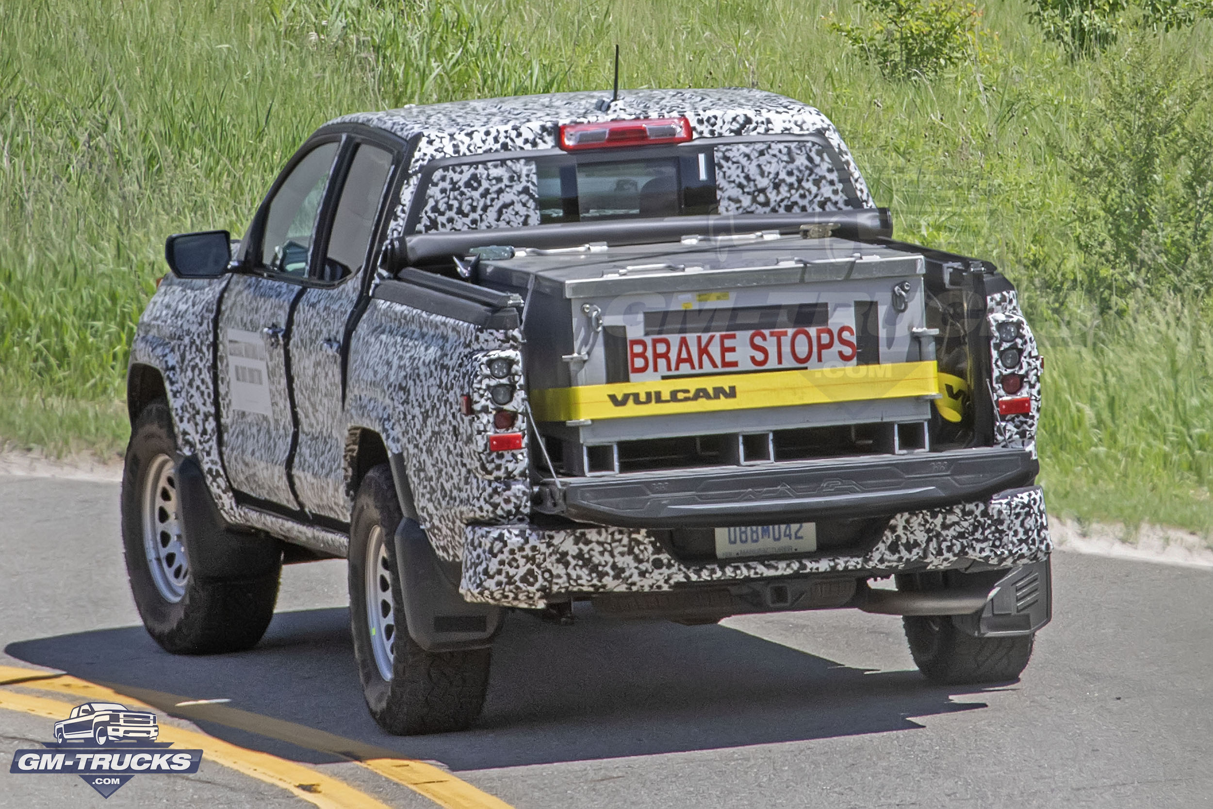 All New 2023 GMC Canyon AT4X Photographed Less Disguised Than Ever 3 GMC Canyon AT4X