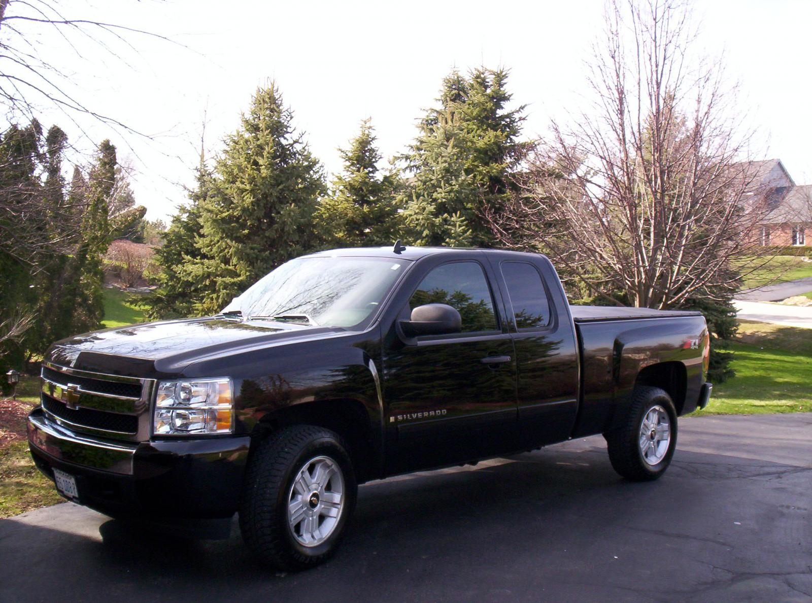 07 Chevy Silverado z71 4x4 lt1