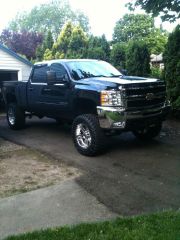 2010 SILVERADO 2500hd lifted 