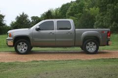 295/55/20 Nitto Trails / Stock GMC 20's