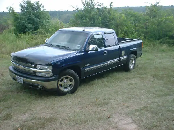 2002 Chevy Silverado 5.3 4 speed. ECRB. LT