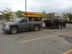 The first tow test, towing this 86 K10 to sweet peas mud bogs, it did really well towing