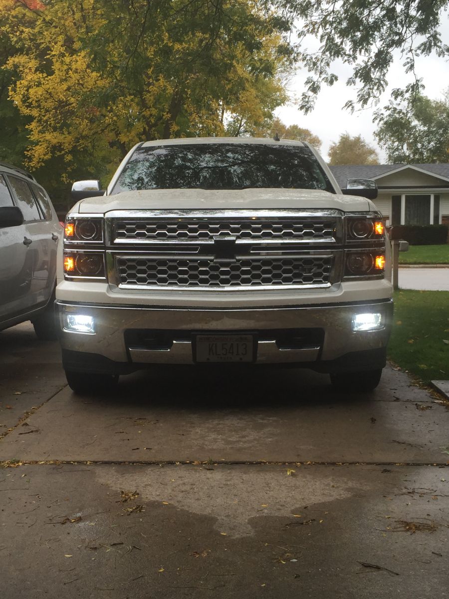 2o14 Silverado LTZ White Diamond