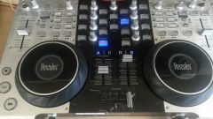 Hercules 4-Mx DJ Controller