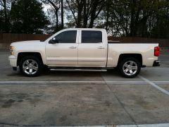 Lowered 2.5 in the rear