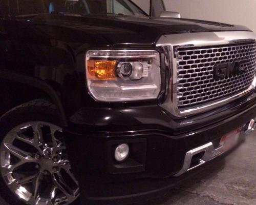 Black GMC emblem on Denali - 2014 - 2018 Chevy Silverado ...