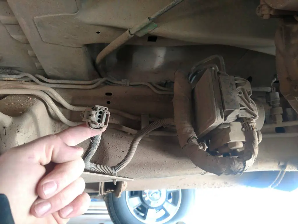 Wire hanging under driver's side. 2014 2019 Silverado & Sierra GM