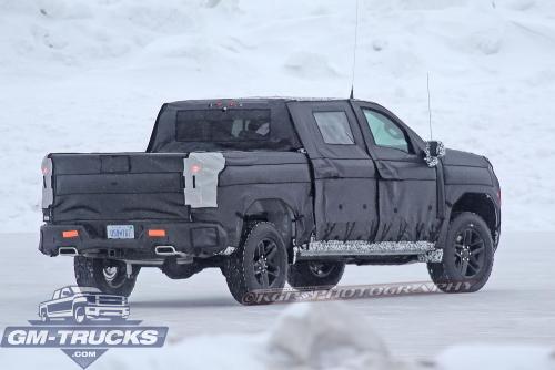 2019ChevroletSilverado_SpyShots_9.jpg