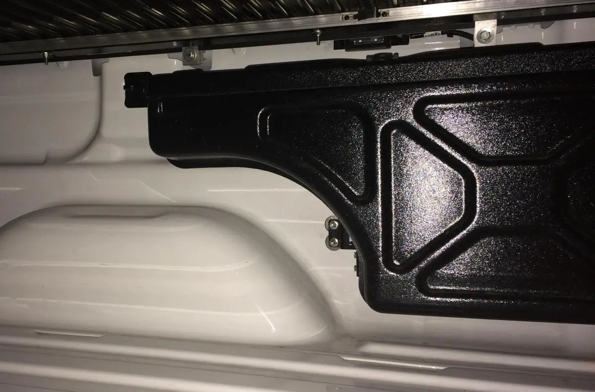 UnderCover Swing Case 20142018 Silverado & Sierra Mods