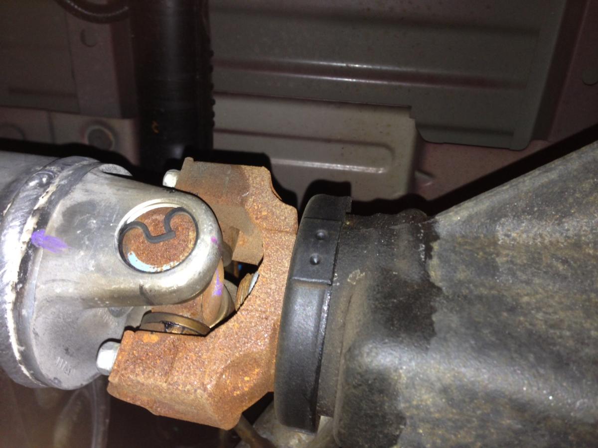 Rear pinion seal leak 19992013 Silverado & Sierra 1500