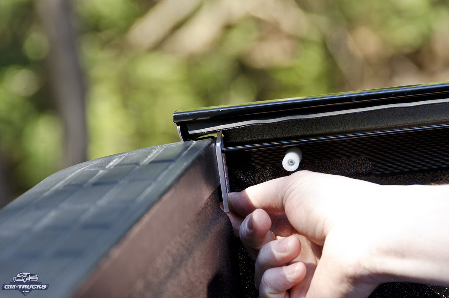 Project Sierra Retrax Pro bed cover installation and first impression