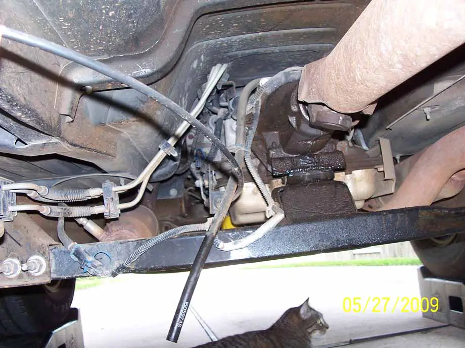Identify Hose Hanging Off Auto Transmission - Ask the GM Technician ...