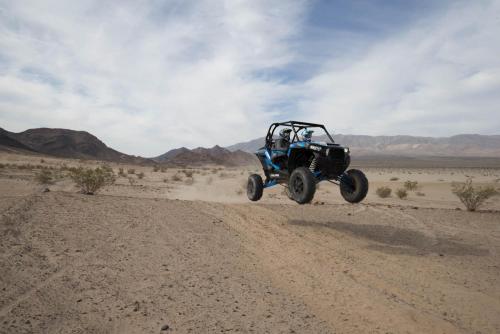 2016-rzr-xp-turbo-eps-velocity-blue_SIX6050_1273.jpg
