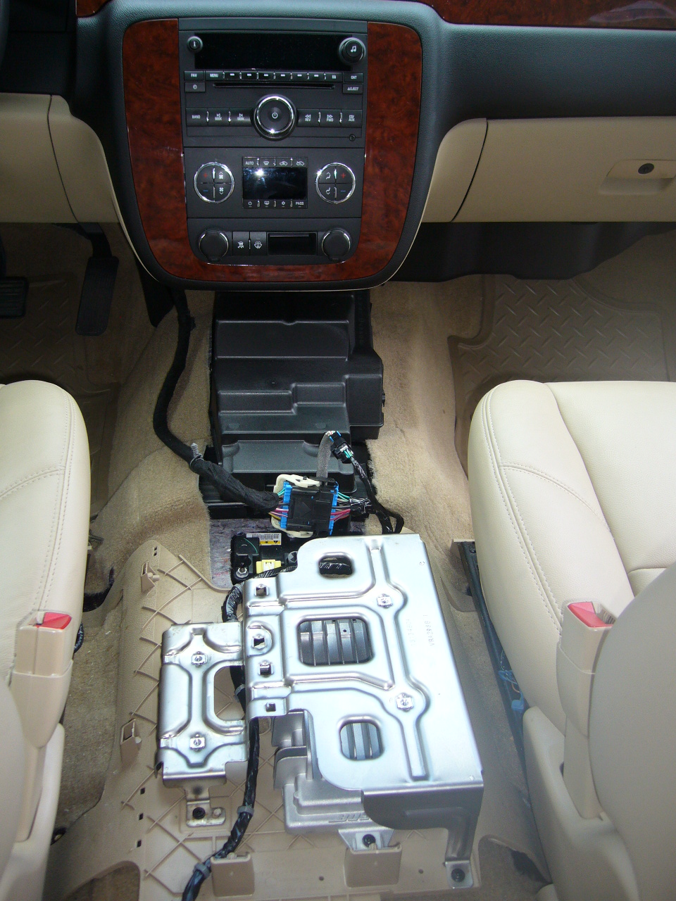 chevy avalanche center console sub box