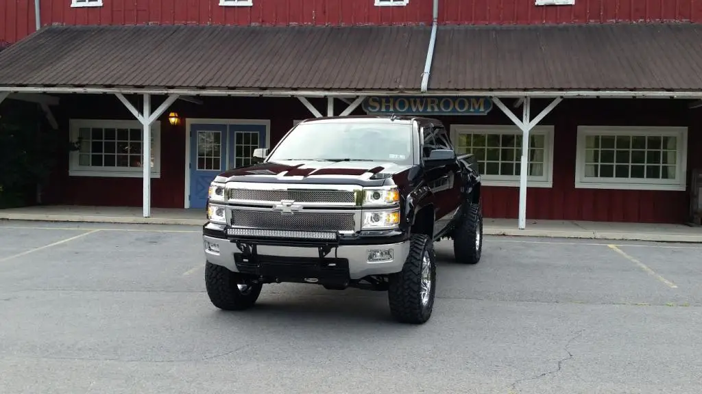 Light bar placement 20142018 Silverado & Sierra Mods