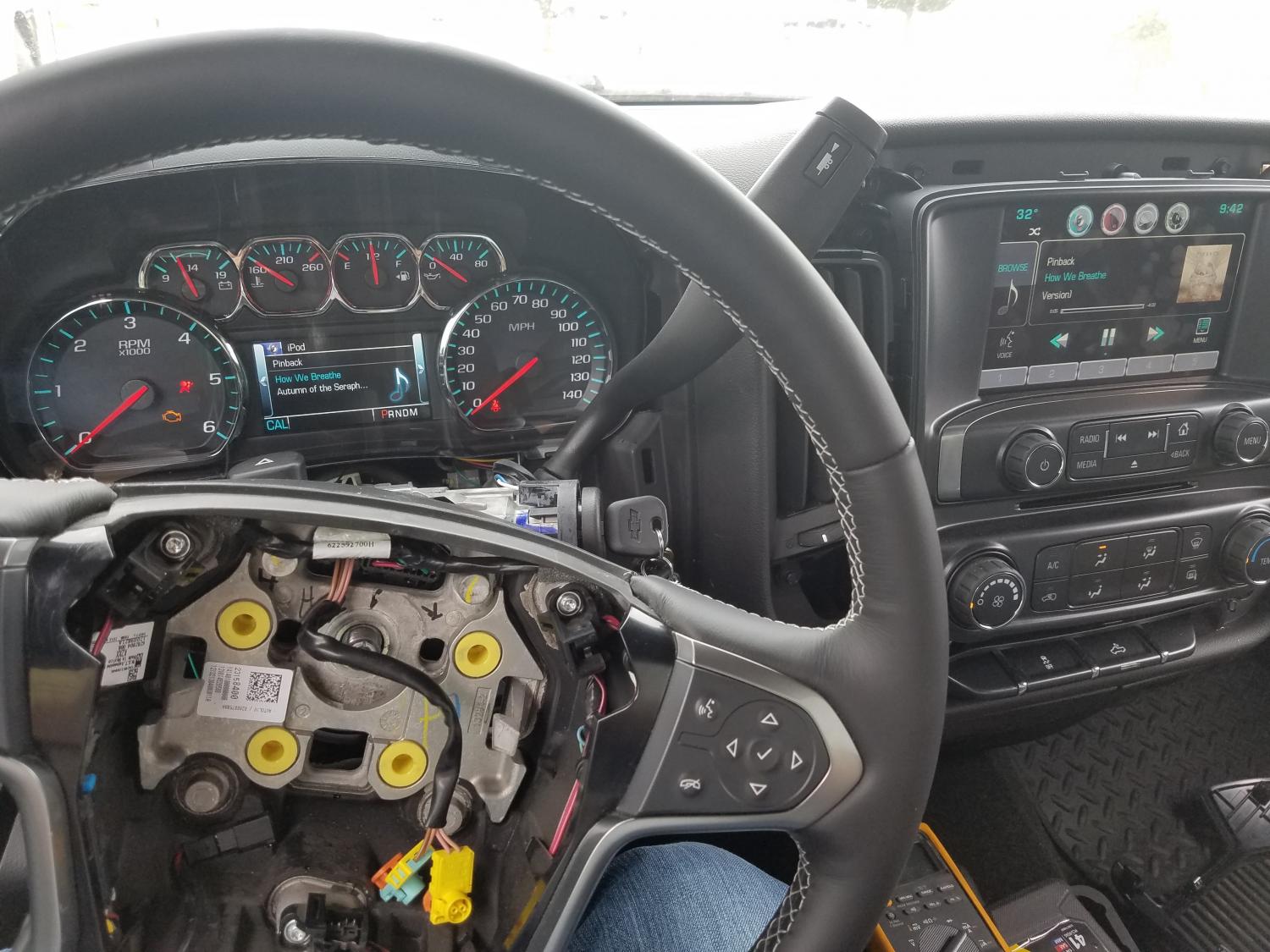 WT trim with Color DIC, Steering Wheel Controls, IO5 ... gm tachometer wiring diagram 