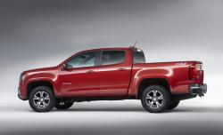 2015-Chevrolet-ColoradoZ71-004.jpg