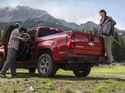 2015-Chevrolet-ColoradoZ71-017.jpg