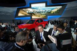 2015ChevroletColoradoLA09.jpg