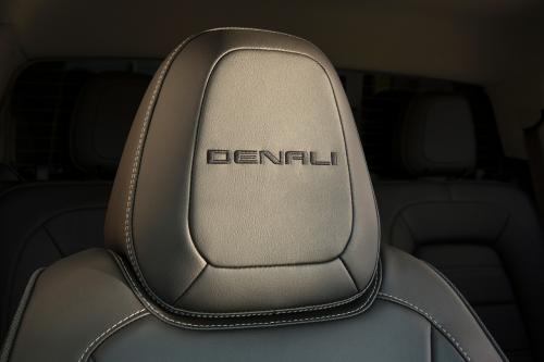 2017_Canyon_Denali_5.jpeg
