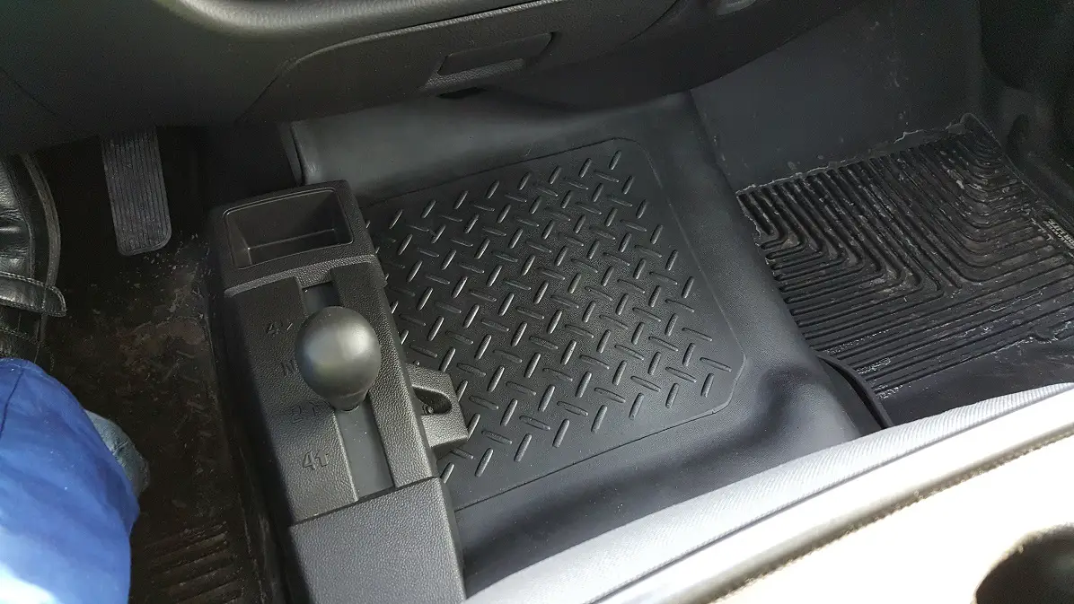 Centre Mat with 4X4 Manual Floor Shift 20142018 Silverado & Sierra