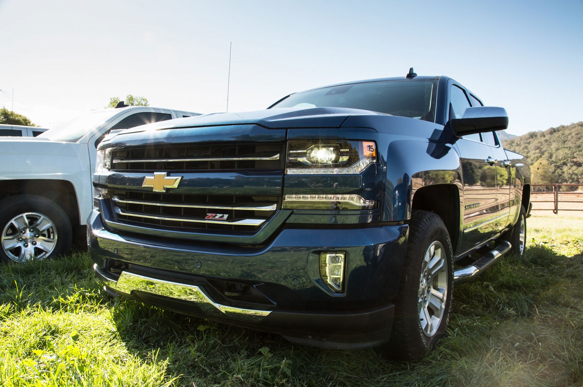 Lower chrome bumper trim - 2014 - 2018 Chevy Silverado ...