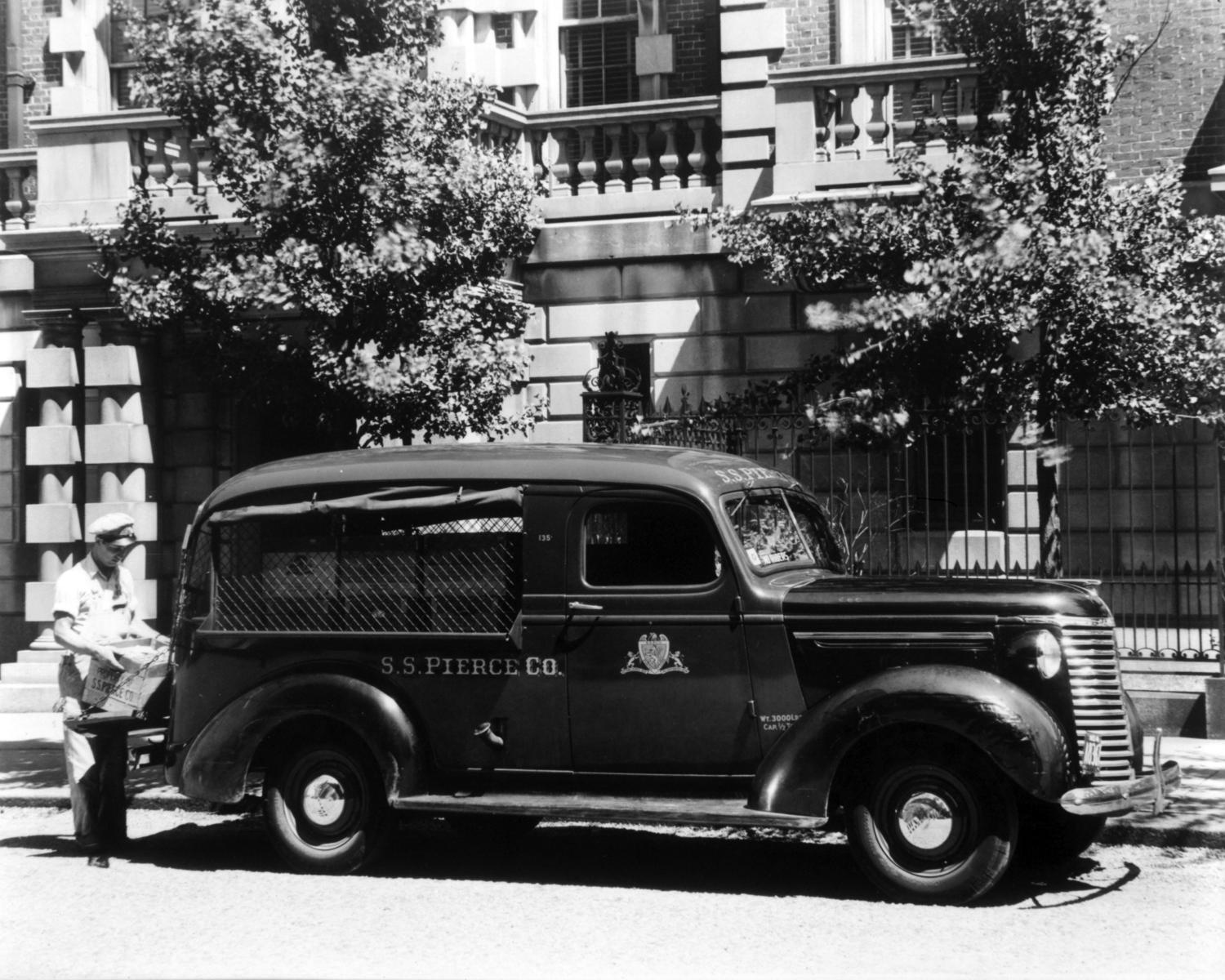 More information about "Chevy looks back on its canopy work truck past"