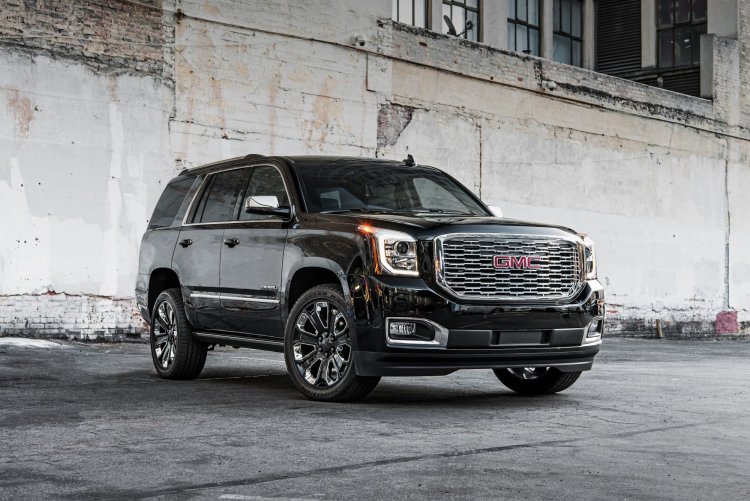 2018-GMC-Yukon-Denali-Ultimate-Black-003.jpg