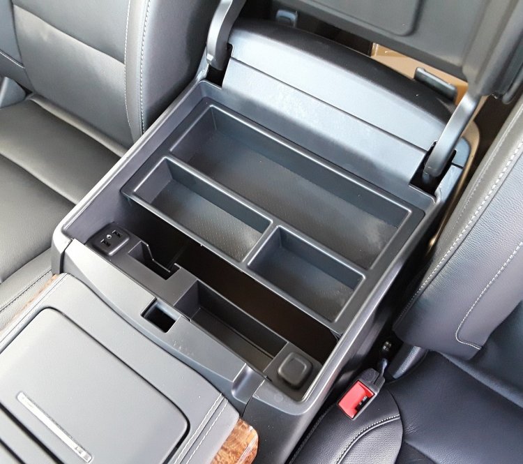 SLX123 installed Tahoe.jpg