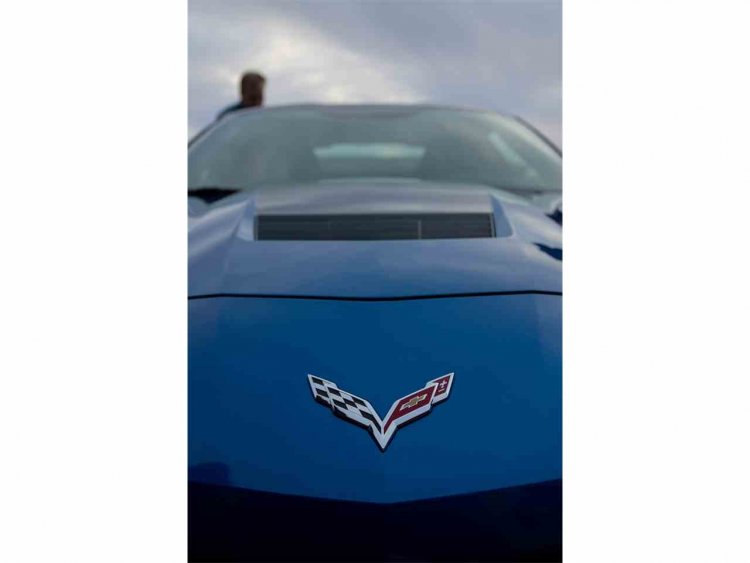 10728529-2014-chevrolet-corvette-std-c.jpg