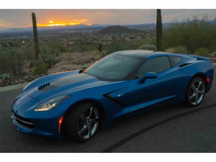 10728541-2014-chevrolet-corvette-std-c.jpg